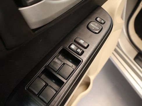 Used 2013 Toyota Camry LE FWD image 11