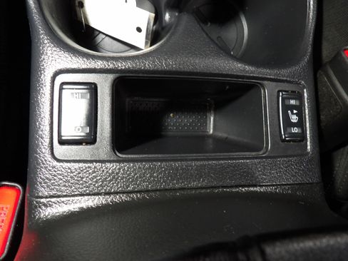 Used 2019 Nissan Rogue SV AWD/4WD image 13