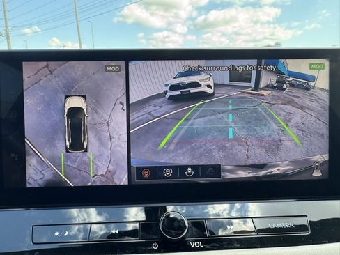 Used 2024 Nissan Rogue SL image 9