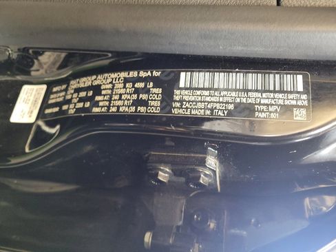 Used 2015 Jeep Renegade Latitude AWD/4WD image 33