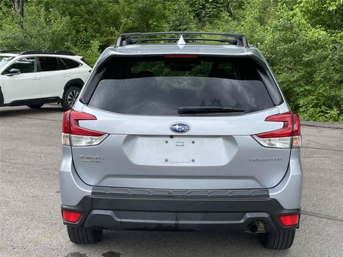 Certified 2021 Subaru Forester Premium AWD/4WD image 4