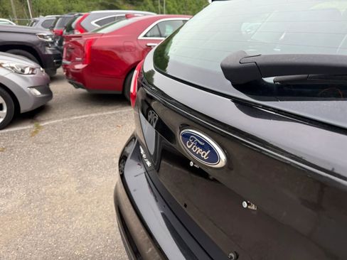 Used 2014 Ford Focus SE w/ SE Sport Package FWD image 8