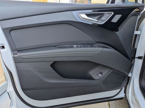 Used 2024 Audi Q4 e-tron Premium Plus w/ Premium Plus image 16