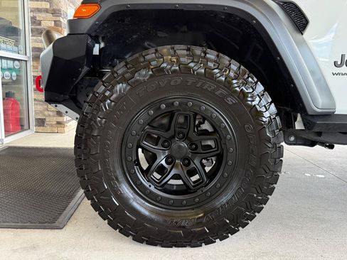Used 2025 Jeep Wrangler Unlimited Sport AWD/4WD image 23