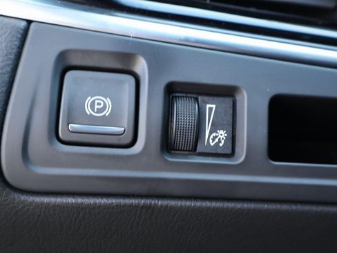 Certified 2025 Cadillac XT6 Premium Luxury image 22