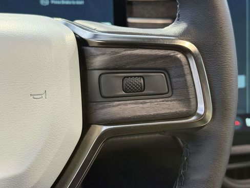 Used 2023 Rivian R1S Adventure AWD/4WD image 20