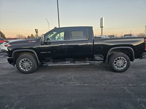 Used 2024 Chevrolet Silverado 2500 LTZ w/ LTZ Plus Package image 6