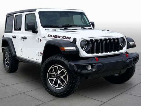 Used 2026 Jeep Wrangler Unlimited Rubicon AWD/4WD image 3