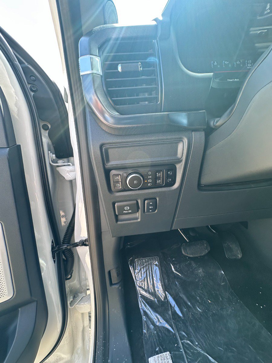 Used 2025 Ford F150 Platinum w/ Equipment Group 702A High AWD/4WD image 10