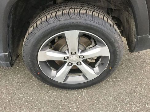 Used 2022 Jeep Grand Cherokee L Limited image 10