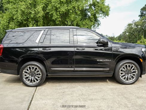 Used 2024 GMC Yukon Denali Ultimate w/ LPO, Floor Liner Package AWD/4WD image 9