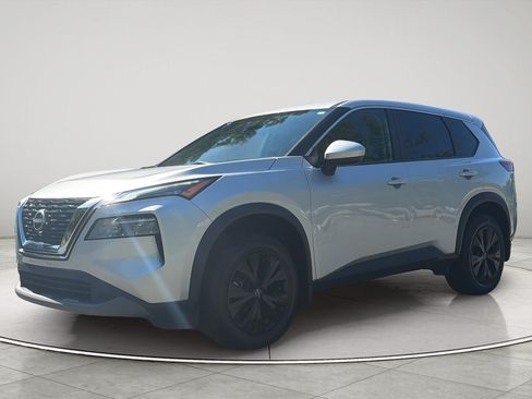 Used 2023 Nissan Rogue SV AWD/4WD image 3