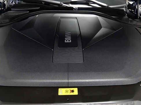 Used 2026 BMW i5 eDrive40 w/ Premium Package image 14