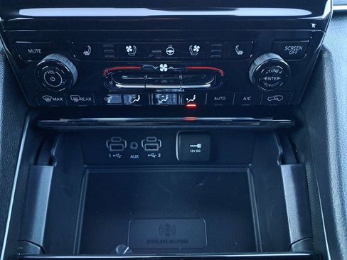 New 2025 Jeep Grand Cherokee Limited w/ Luxury Tech Group II AWD/4WD image 22