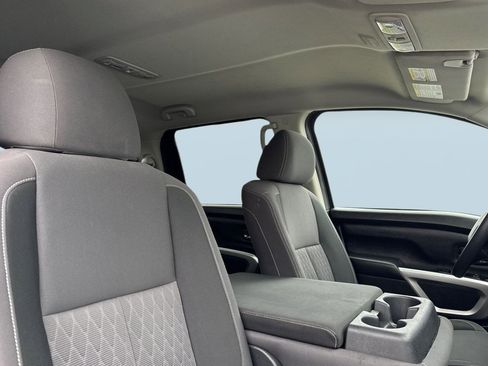 Used 2023 Nissan Titan SV image 25
