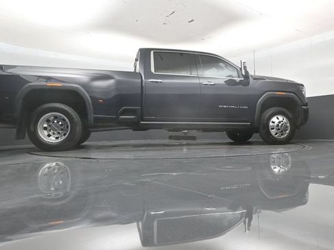 Used 2024 GMC Sierra 3500 Denali Ultimate AWD/4WD image 47