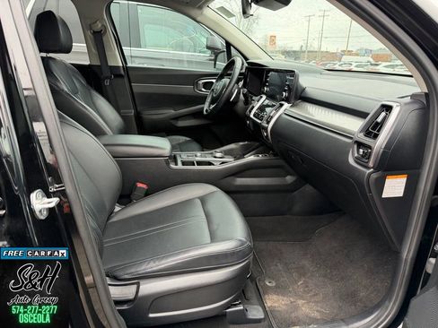 Used 2021 Kia Sorento S image 10