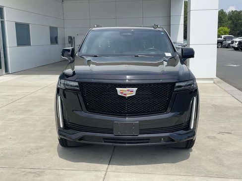 Used 2022 Cadillac Escalade Sport Platinum w/ Heavy-Duty Trailer Package AWD/4WD image 3