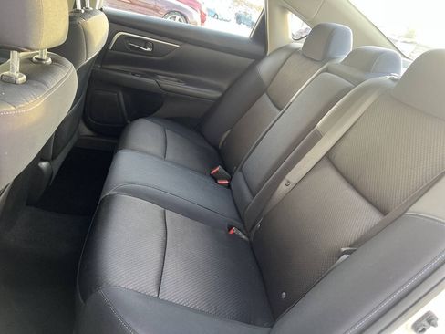Used 2016 Nissan Altima 2.5 SR FWD image 12