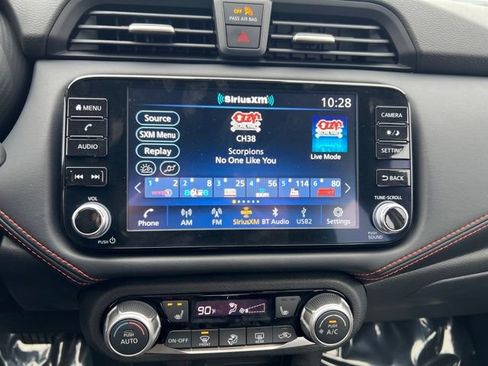 New 2025 Nissan Versa SR image 14