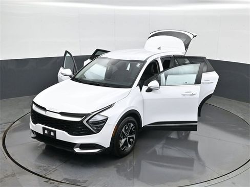 Used 2024 Kia Sportage EX image 30