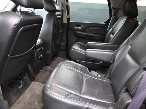 Used 2012 Cadillac Escalade Premium AWD/4WD image 13