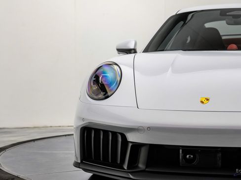 Used 2026 Porsche 911 Carrera GTS RWD image 36
