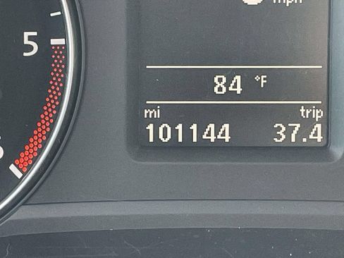 Used 2013 Volkswagen Passat TDI SE FWD image 24