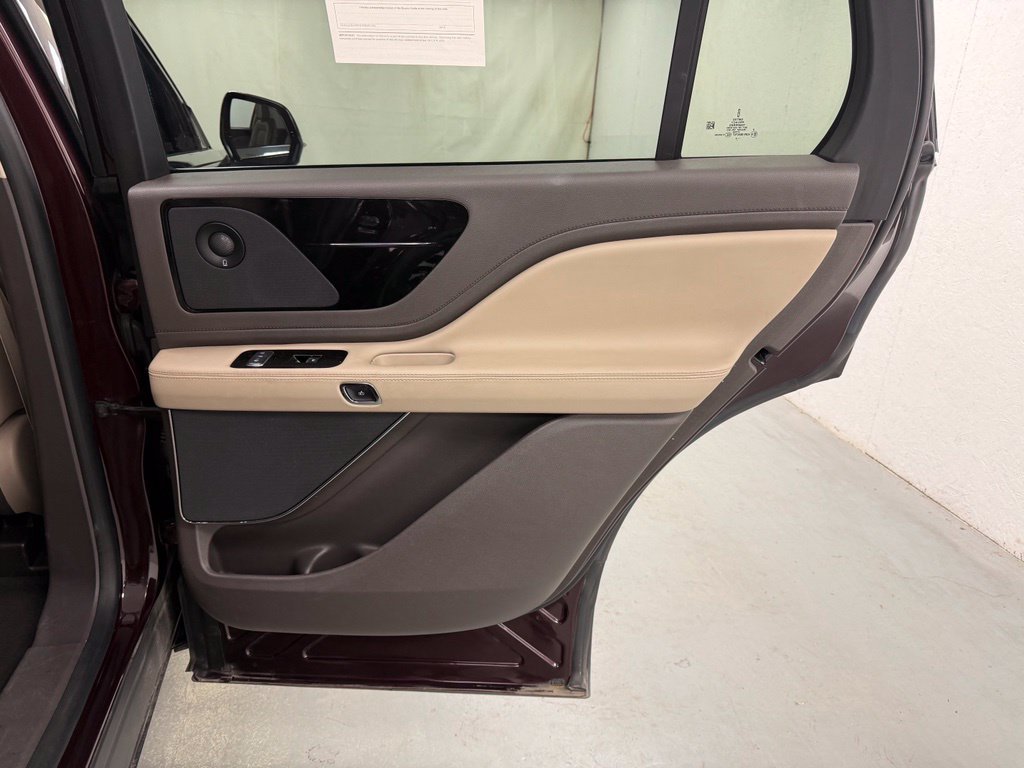 Used 2020 Lincoln Aviator Reserve w/ Equipment Group 201A AWD/4WD image 13