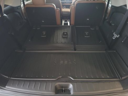 New 2026 Nissan Pathfinder Platinum FWD image 12