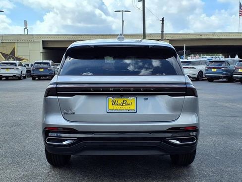 New 2026 Lincoln Nautilus Premier image 5