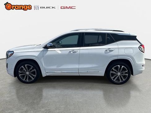 Used 2020 GMC Terrain Denali w/ Denali Premium Package FWD image 6