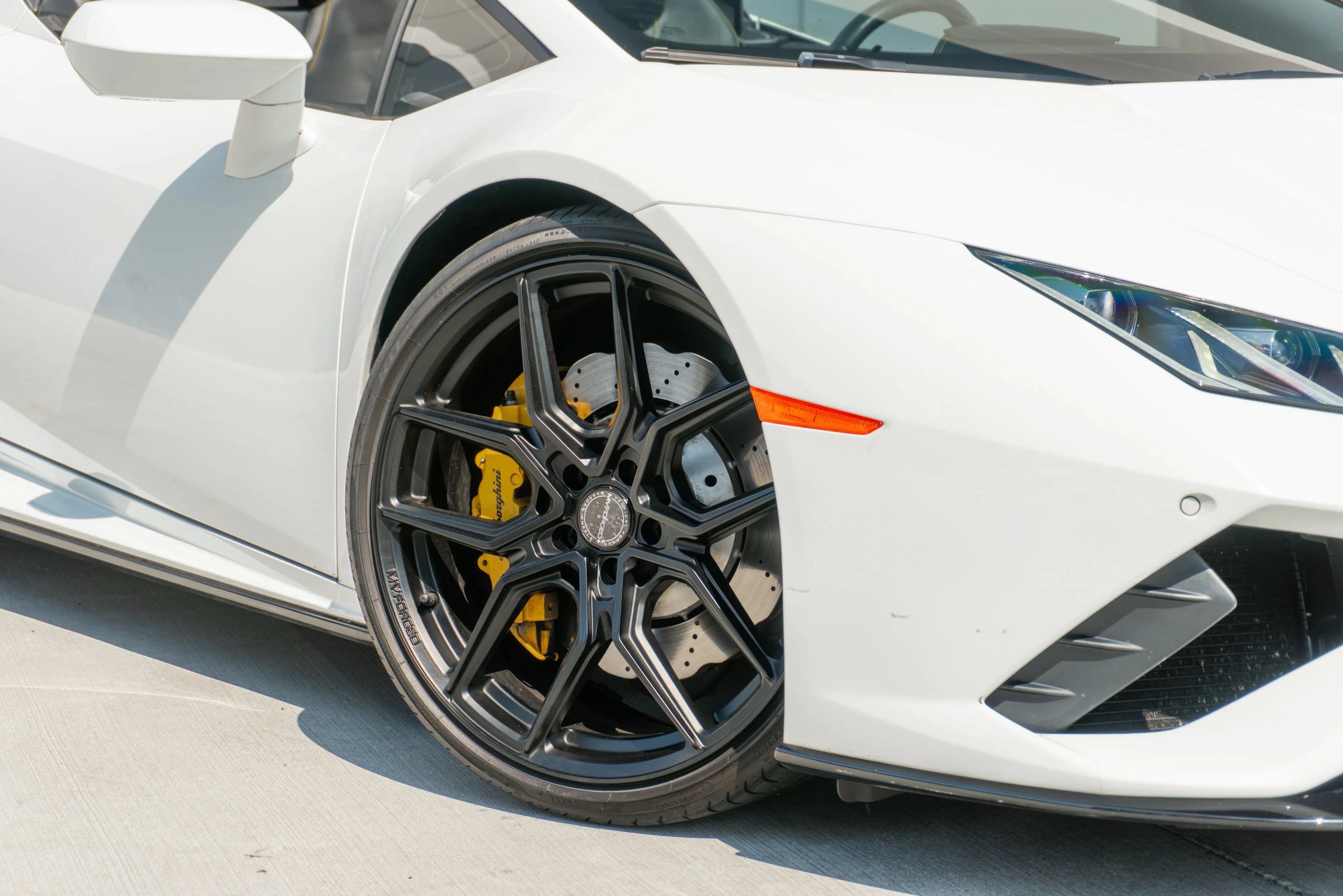 Used 2021 Lamborghini Huracan EVO RWD image 30