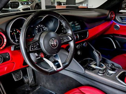 Used 2020 Alfa Romeo Giulia Ti AWD/4WD image 13