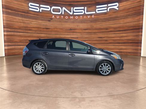 Used 2014 Toyota Prius V Five image 6