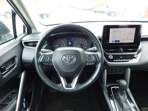 Used 2023 Toyota Corolla Cross LE image 13