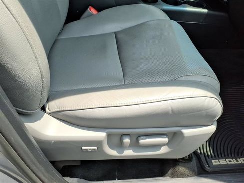 Used 2013 Toyota Sequoia Platinum AWD/4WD image 14