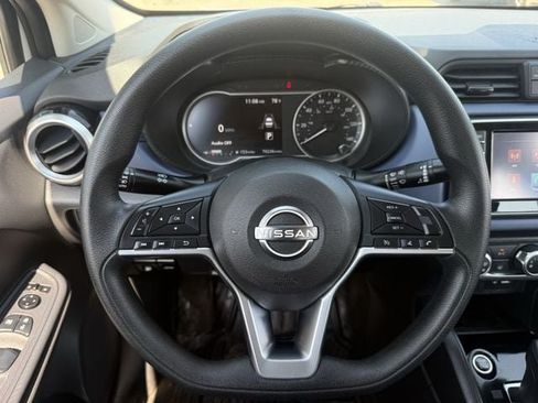 Used 2023 Nissan Versa SV FWD image 11