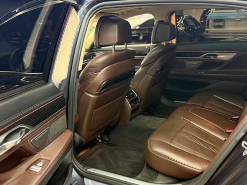 Used 2016 BMW 750i xDrive AWD/4WD image 17