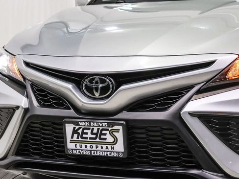 Used 2022 Toyota Camry SE w/ Carpet Mat Package (TMS) FWD image 8