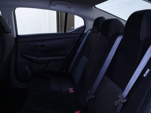 Used 2025 Nissan Sentra SV FWD image 14