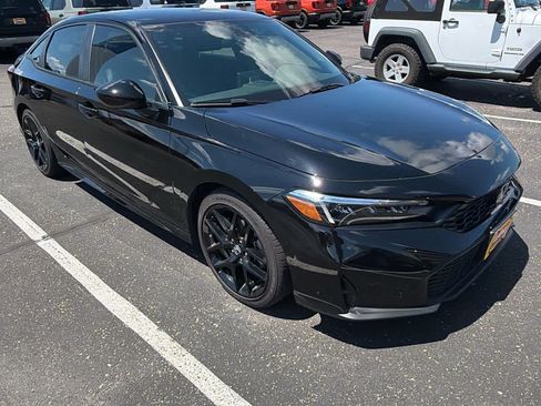 Used 2025 Honda Civic Sport image 3