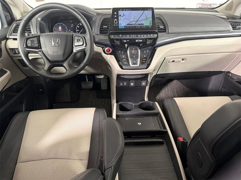 Used 2025 Honda Odyssey Elite image 24