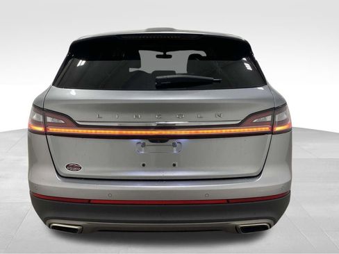 Used 2022 Lincoln Nautilus Standard image 3