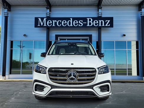 New 2026 Mercedes-Benz GLS 450 4MATIC image 2