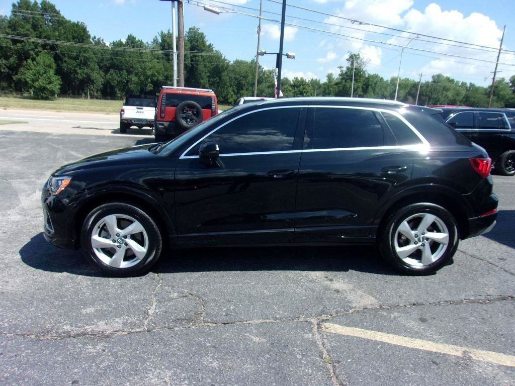 Used 2019 Audi Q3 2.0T Premium w/ Convenience Package AWD/4WD image 2