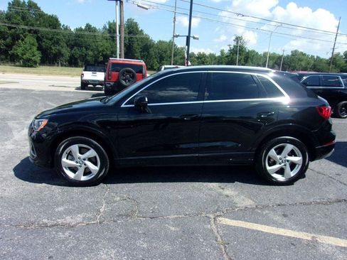Used 2019 Audi Q3 2.0T Premium w/ Convenience Package AWD/4WD image 2