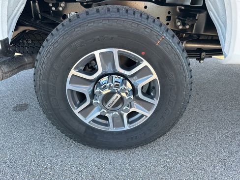 New 2026 Ford F350 Lariat w/ FX4 Off-Road Package image 44