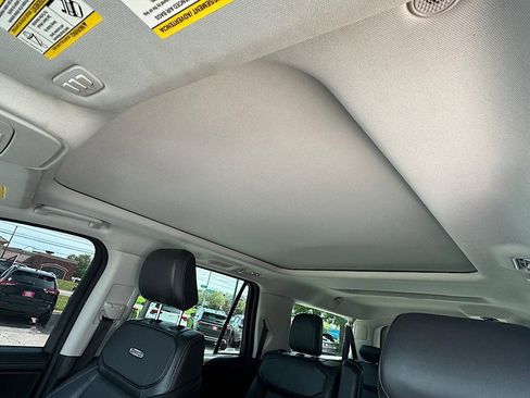 Used 2025 Ford Expedition Max Platinum AWD/4WD image 15