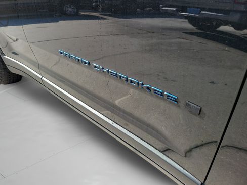 Used 2024 Jeep Grand Cherokee Trailhawk AWD/4WD image 29